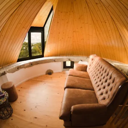Bed & Breakfast Ola Belem! Cozy Windmill, Stunning Views To Lisboa Caparica