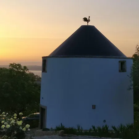 Ola Belem! Cozy Windmill, Stunning Views To Lisboa Bed & Breakfast Caparica