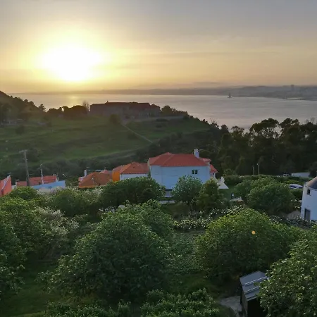 Ola Belem! Cozy Windmill, Stunning Views To Lisboa Bed & Breakfast Caparica