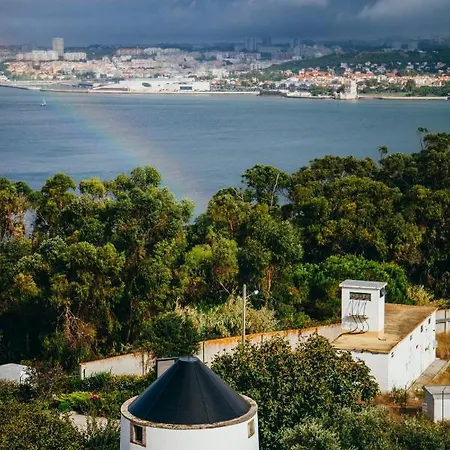 Bed & Breakfast Ola Belem! Cozy Windmill, Stunning Views To Lisboa *