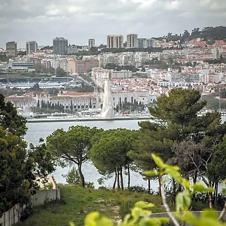 Olá Belém! Cozy Windmill, Stunning Views To Lisboa Bed & Breakfast Caparica