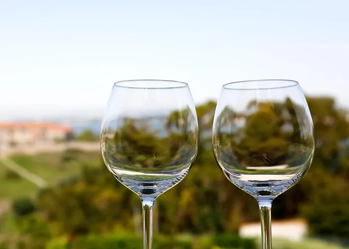 Bed & Breakfast Ola Belem! Cozy Windmill, Stunning Views To Lisboa Caparica