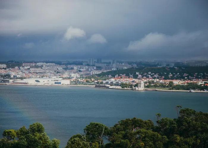 Ola Belem! Cozy Windmill, Stunning Views To Lisboa Bed & Breakfast *