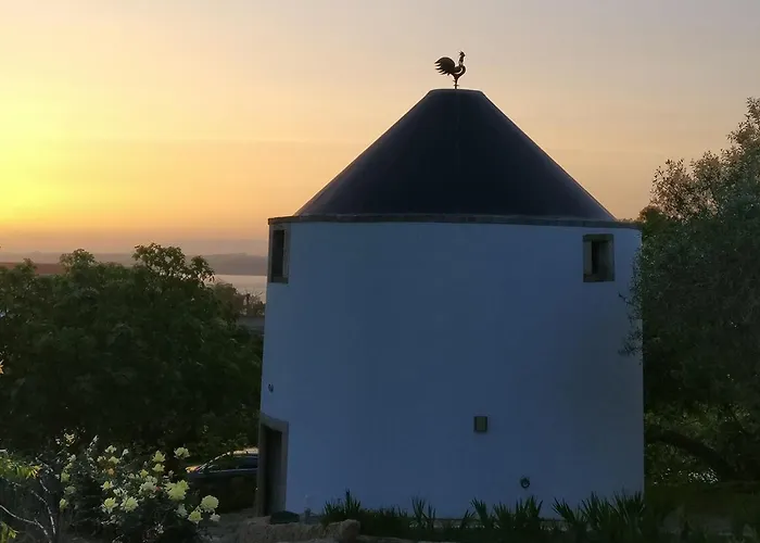 Ola Belem! Cozy Windmill, Stunning Views To Lisboa Bed & Breakfast Caparica