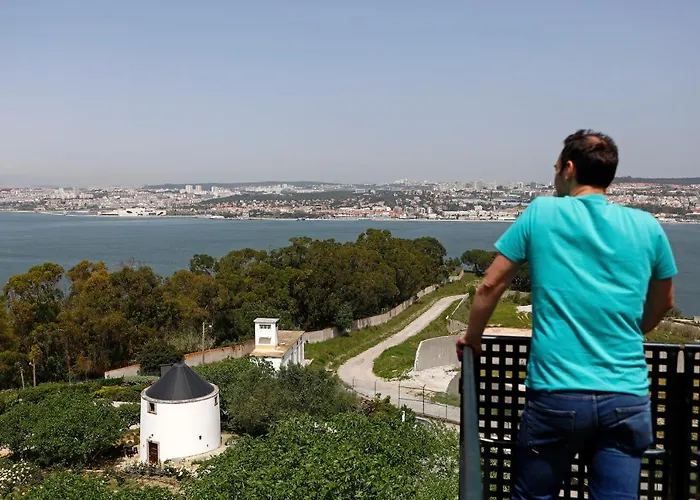 Ola Belem! Cozy Windmill, Stunning Views To Lisboa Caparica